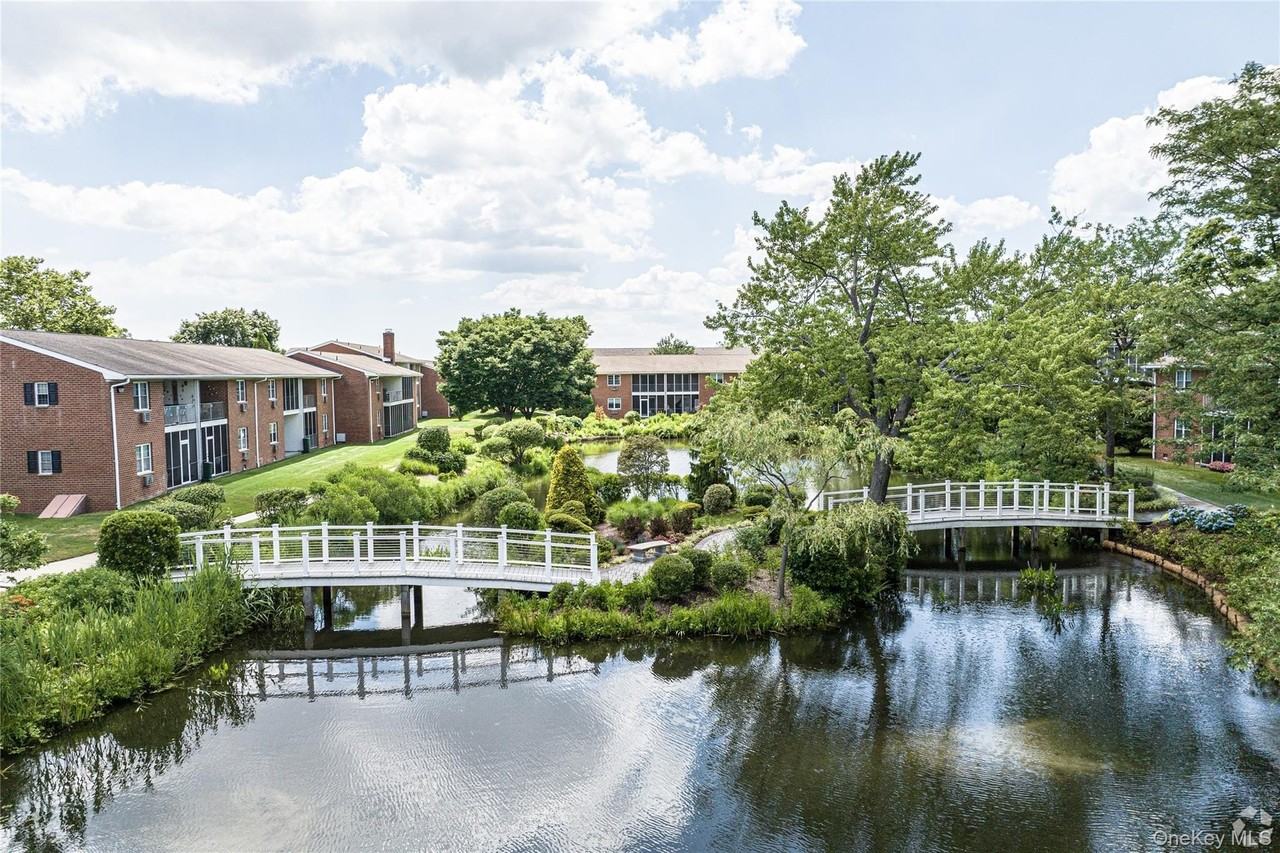 409 Marine Ln - Photo 3 of 12