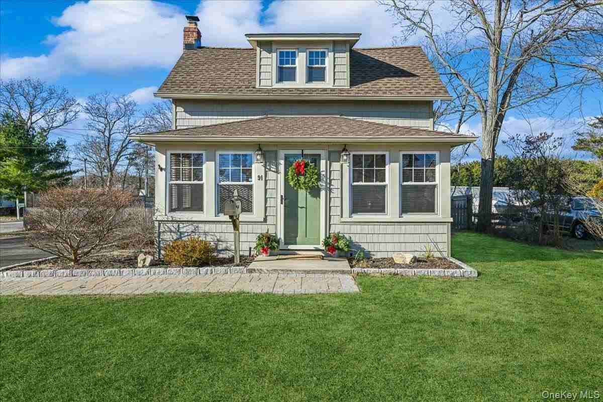 94 Chapel Ave - Photo 2 of 23