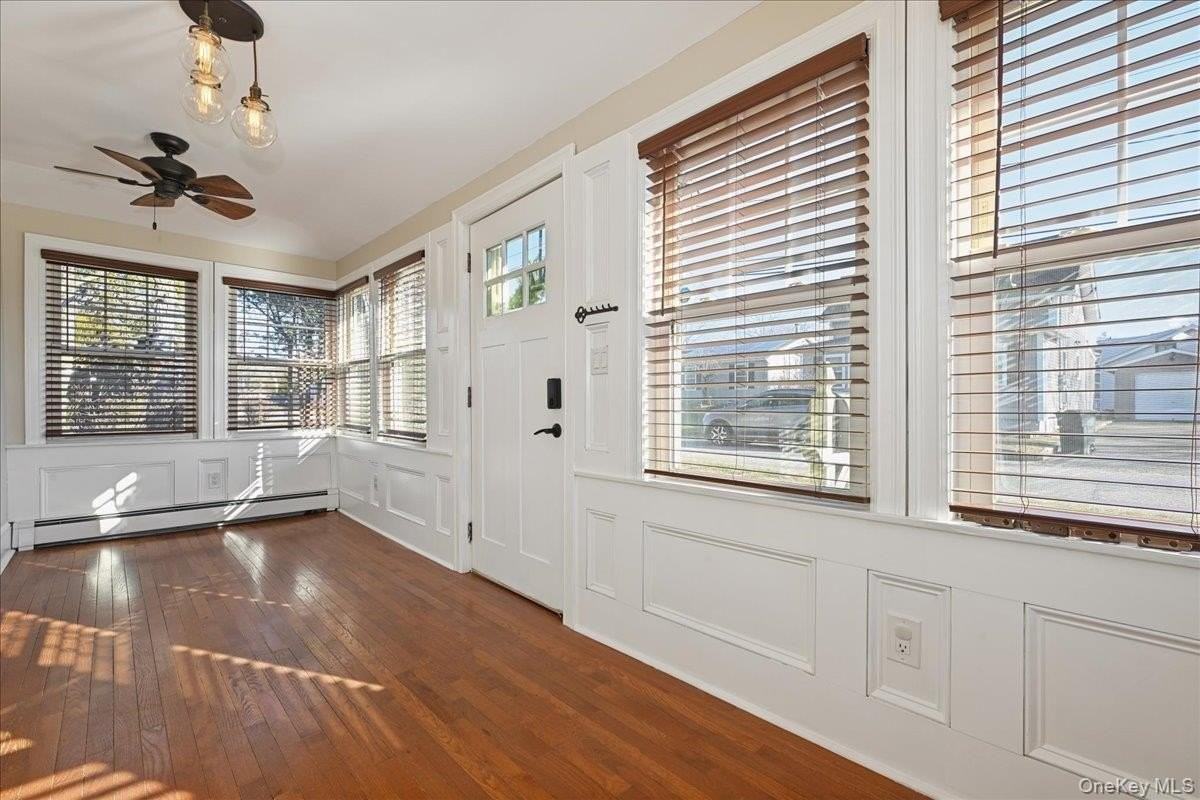 94 Chapel Ave - Photo 4 of 23