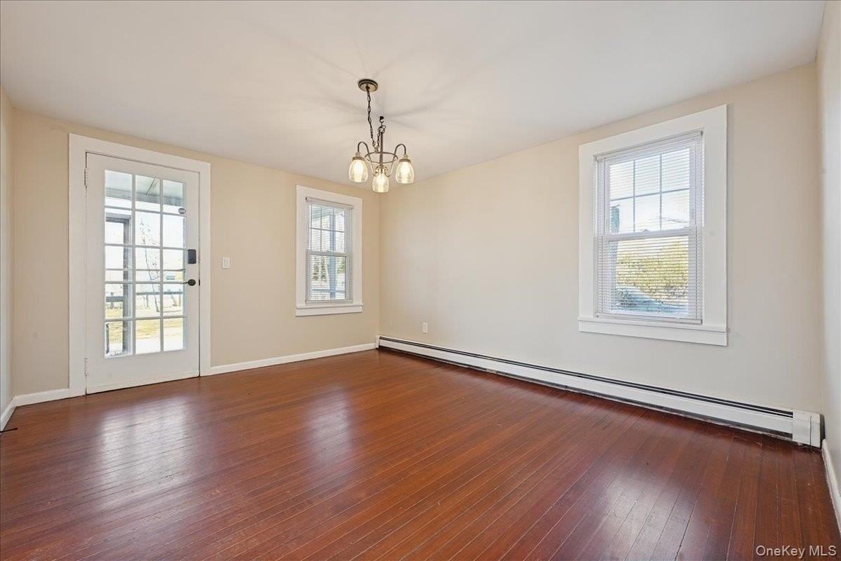 94 Chapel Ave - Photo 7 of 23