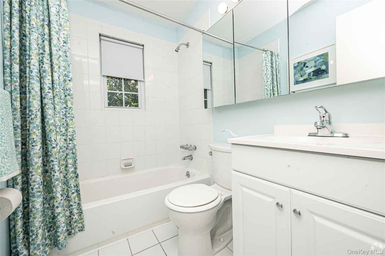 118 Captains Dr - Photo 7 of 12