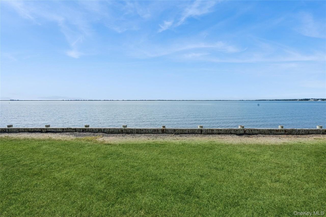 42 Barracuda Rd - Photo 3 of 24