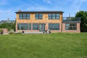 featured image of 42 Barracuda Rd