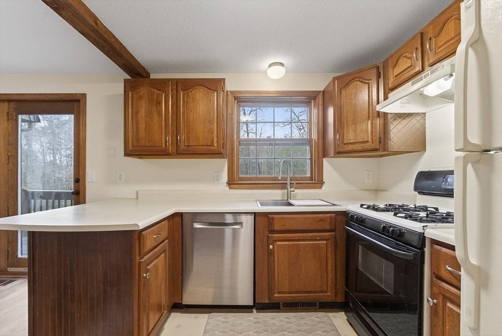 11 Scotty Hollow Dr unit: C #C - Photo 6 of 36