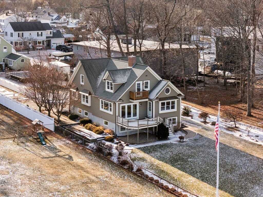 30R Harbor St - Photo 3 of 41