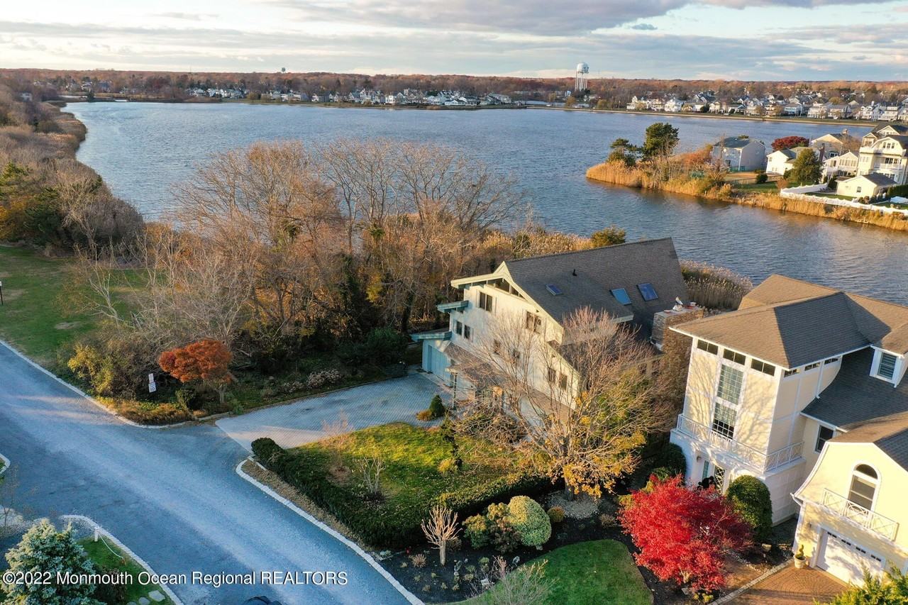 105 The Ter - Photo 4 of 30