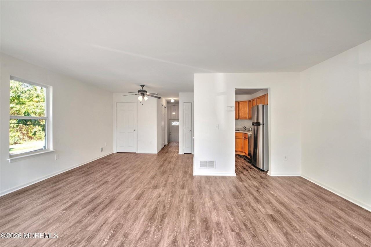 26 Esplanade Way - Photo 7 of 41