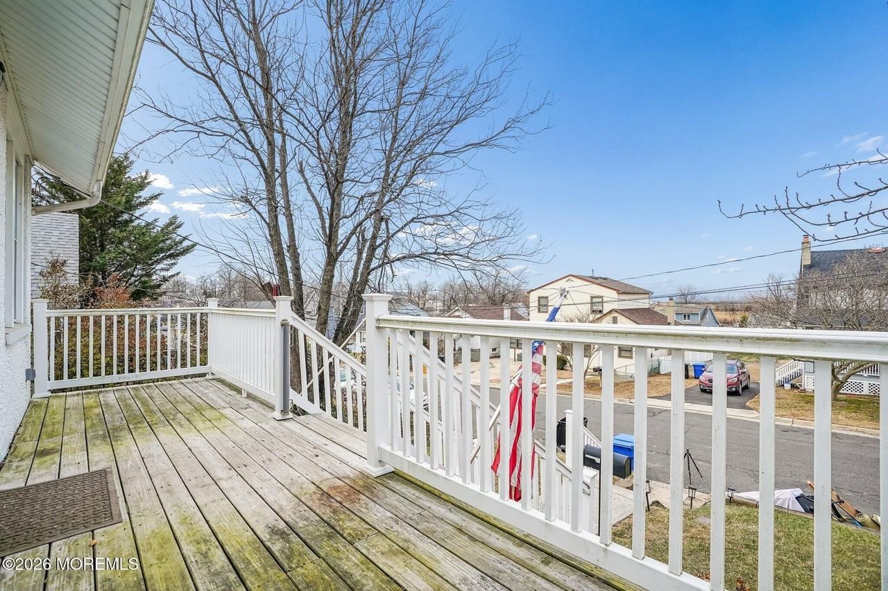 108 Burlington Ave - Photo 3 of 39