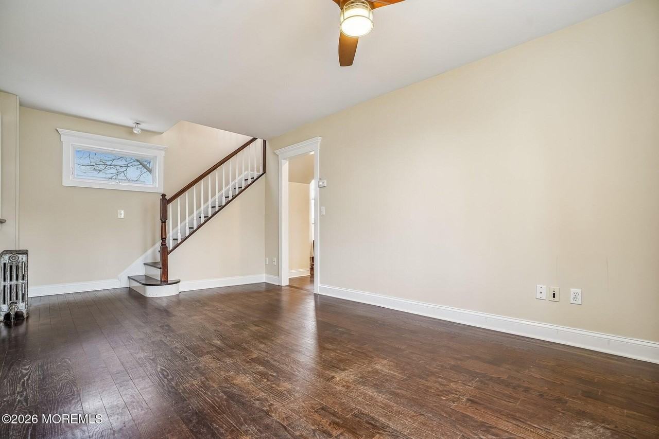 108 Burlington Ave - Photo 7 of 39