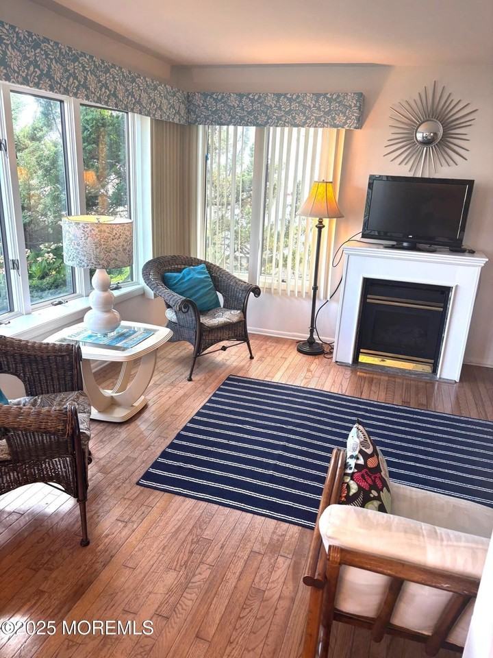 7 Lincoln Ave - Photo 6 of 23