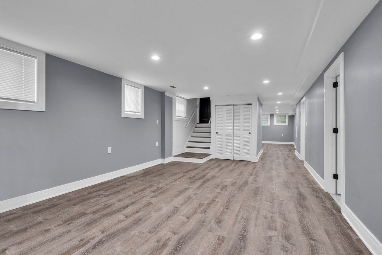 2424 W Hollywood Ave Apt 3 #3 - Photo 5 of 20