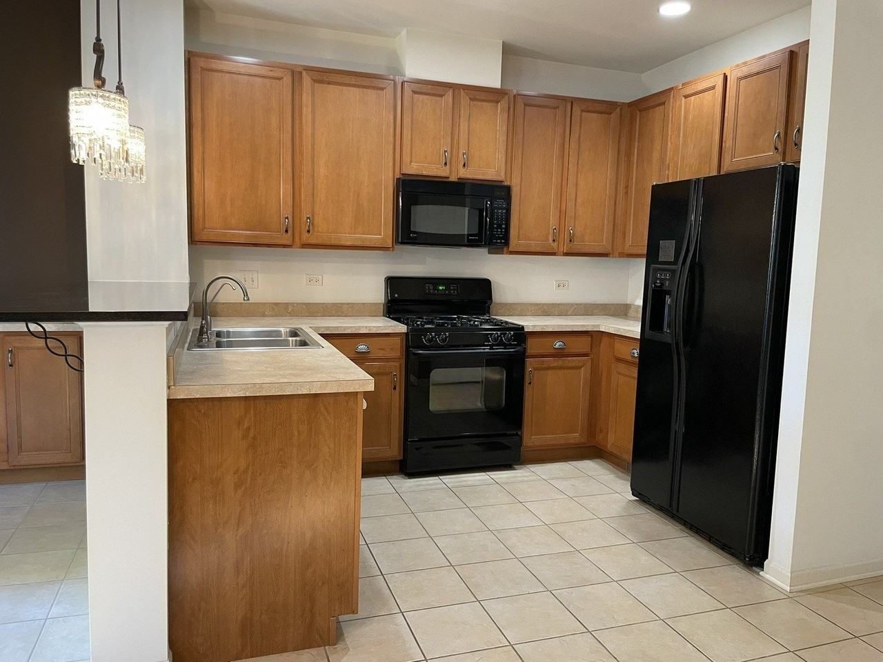 5611 Wildspring Dr - Photo 5 of 29