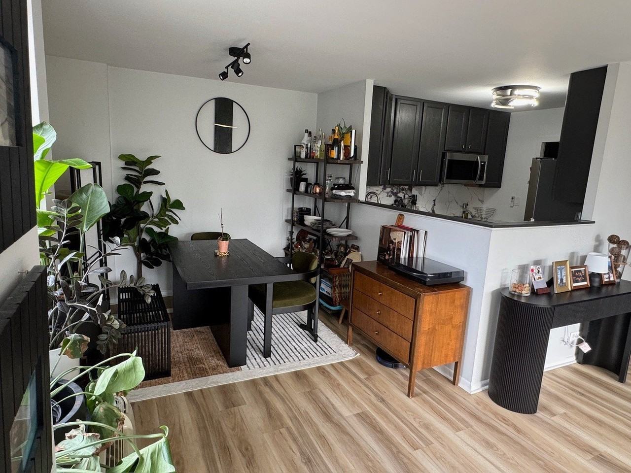 1460 N Sandburg Ter Apt 501 #501 - Photo 6 of 27