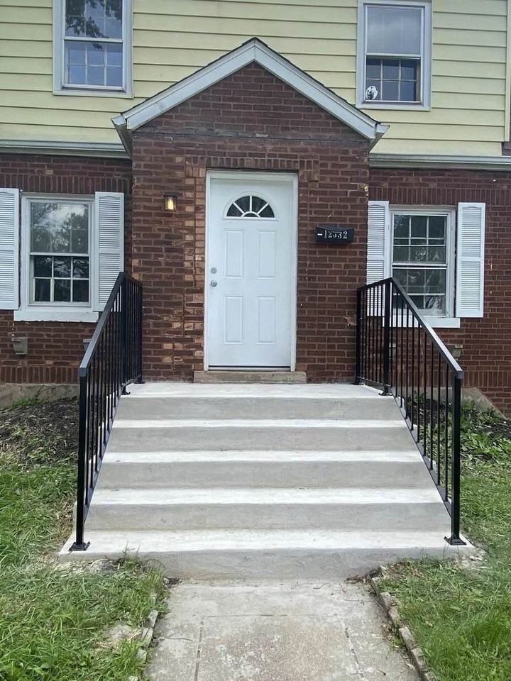 12532 S Throop St - Photo 2 of 9