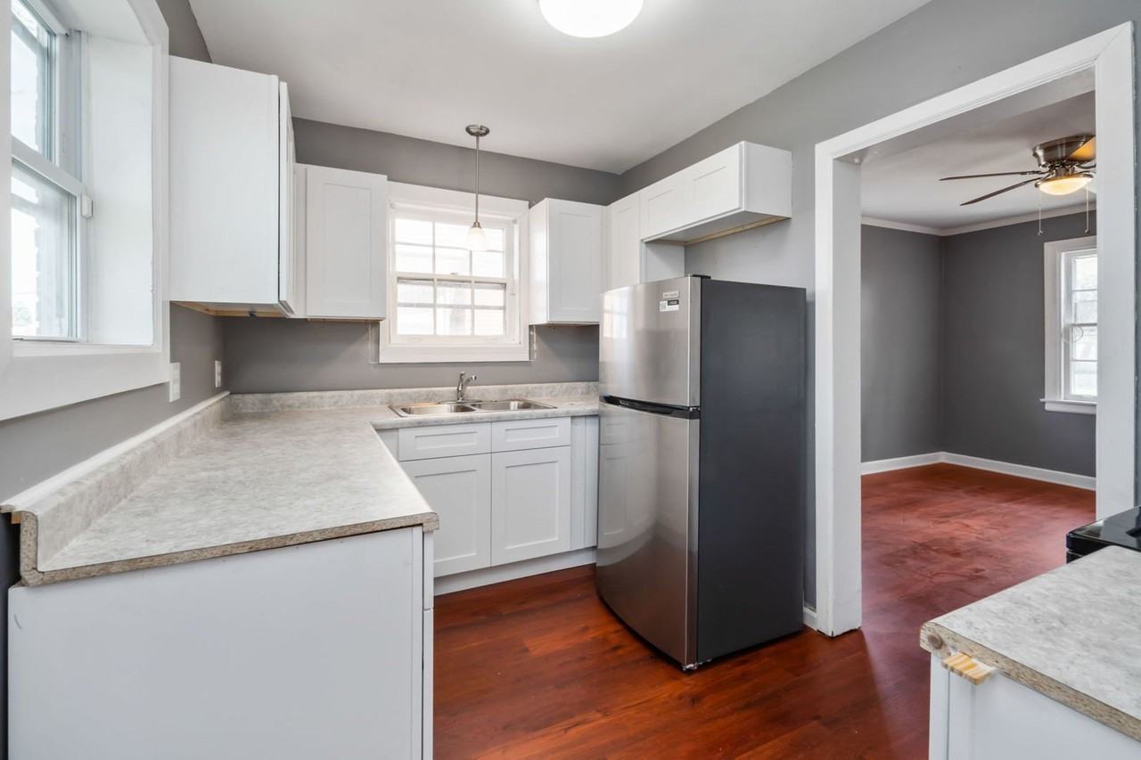 12532 S Throop St - Photo 5 of 9