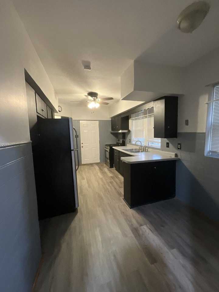 7817 S Phillips Ave Apt 1 #1 - Photo 4 of 18