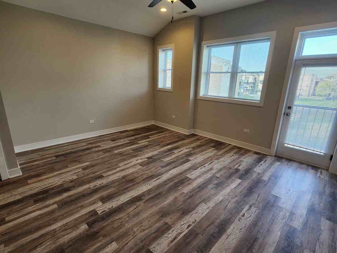 6337 S Ellis Ave Apt 3 #3 - Photo 3 of 14