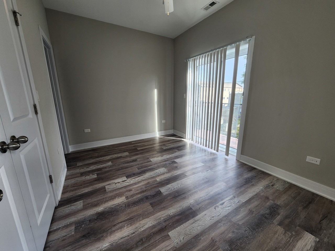 6337 S Ellis Ave Apt 3 #3 - Photo 7 of 14