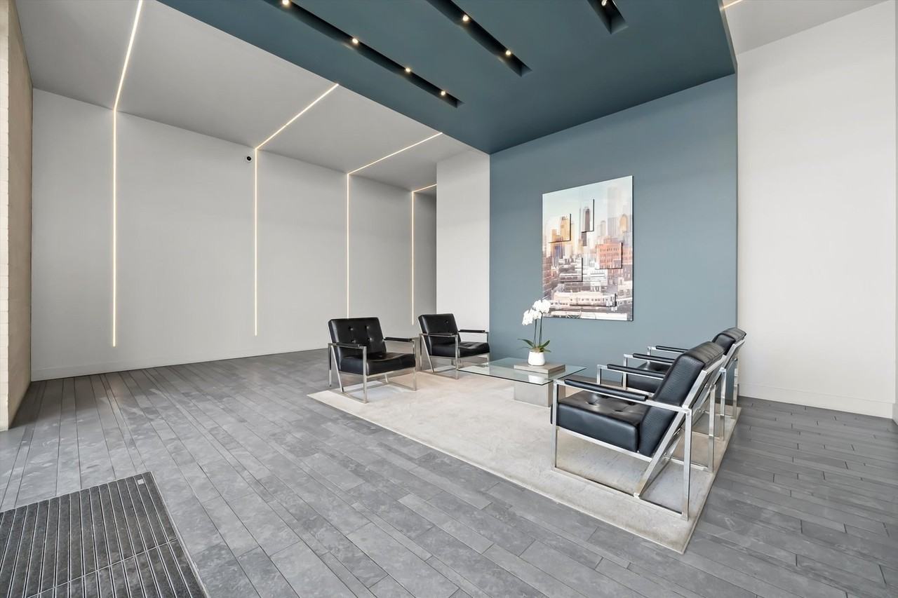 367 W Locust St Unit 304 #304 - Photo 2 of 16