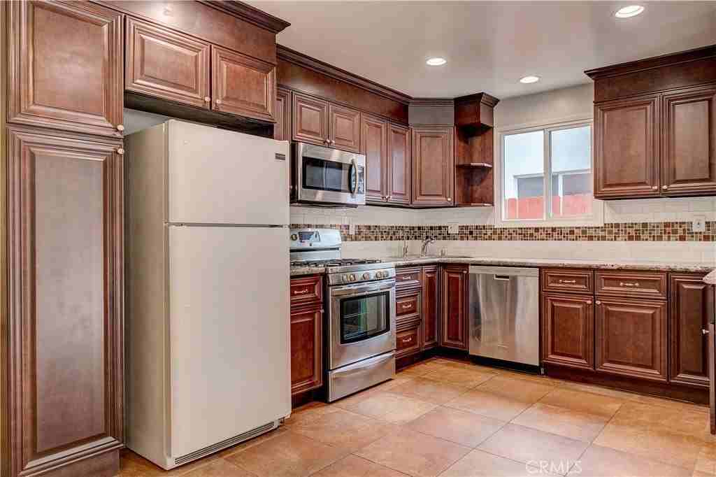 6621 Birchton Ave - Photo 5 of 20