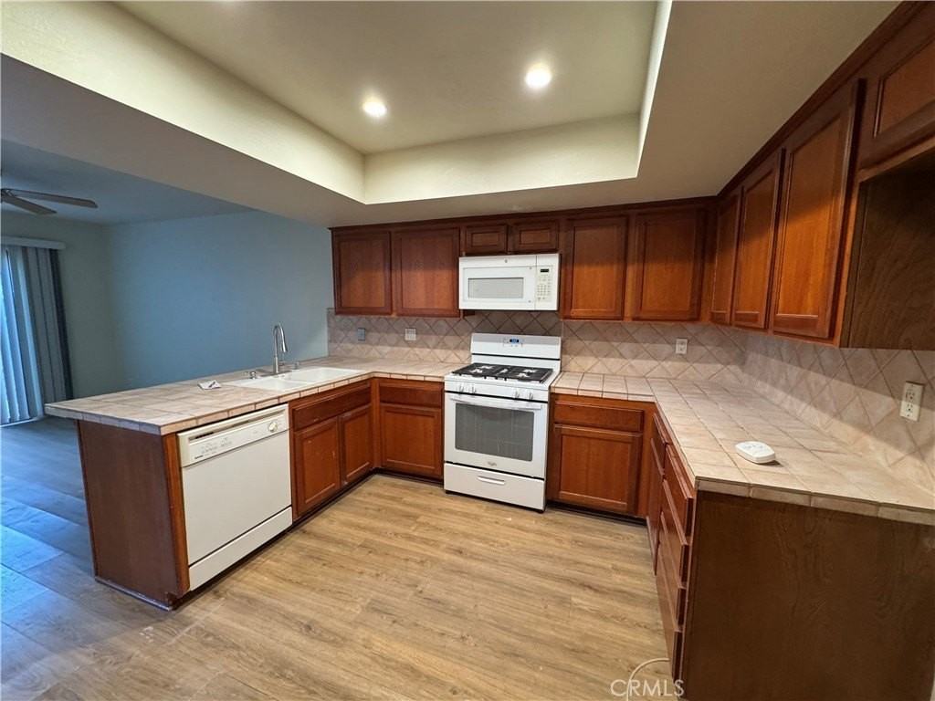 10022 Reseda Blvd #4 - Photo 4 of 19