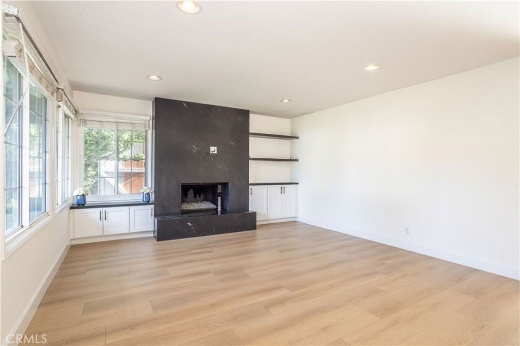 19116 Nashville St - Photo 4 of 29