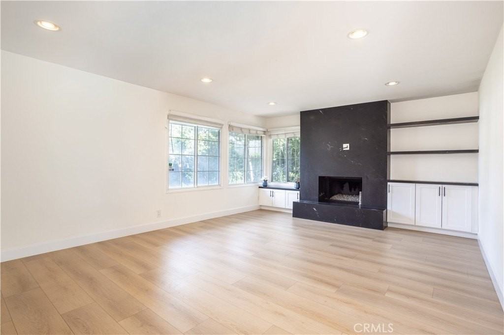 19116 Nashville St - Photo 5 of 29