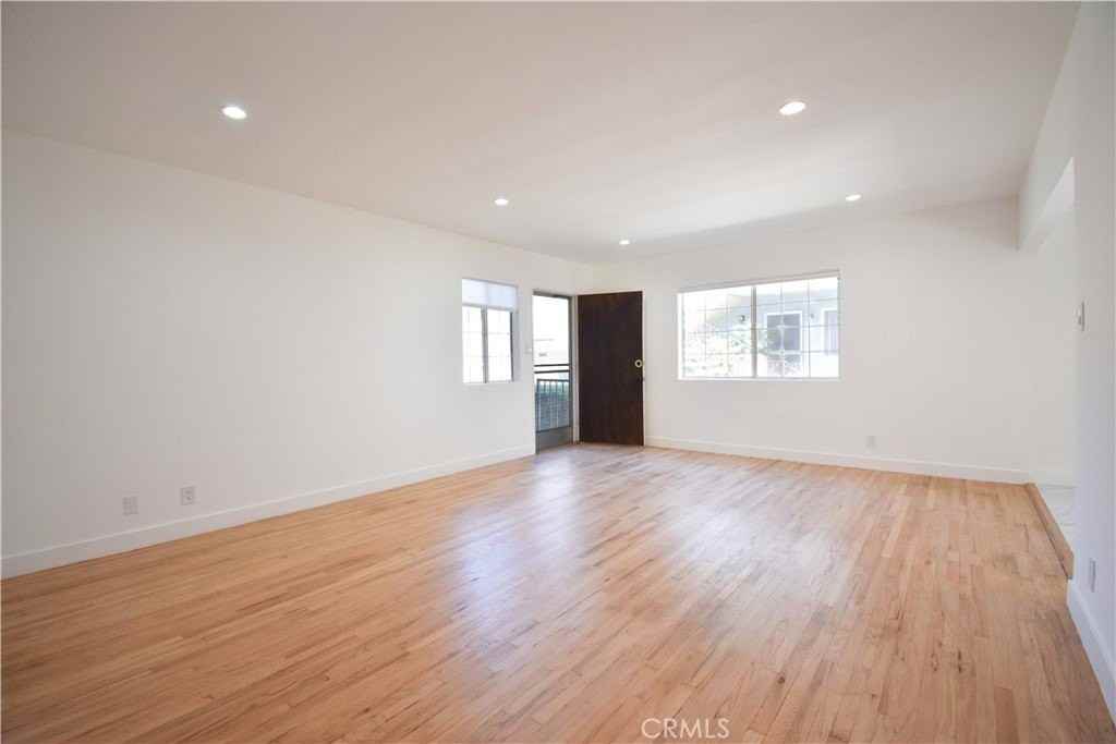 1570 N Verdugo Rd #B - Photo 6 of 12