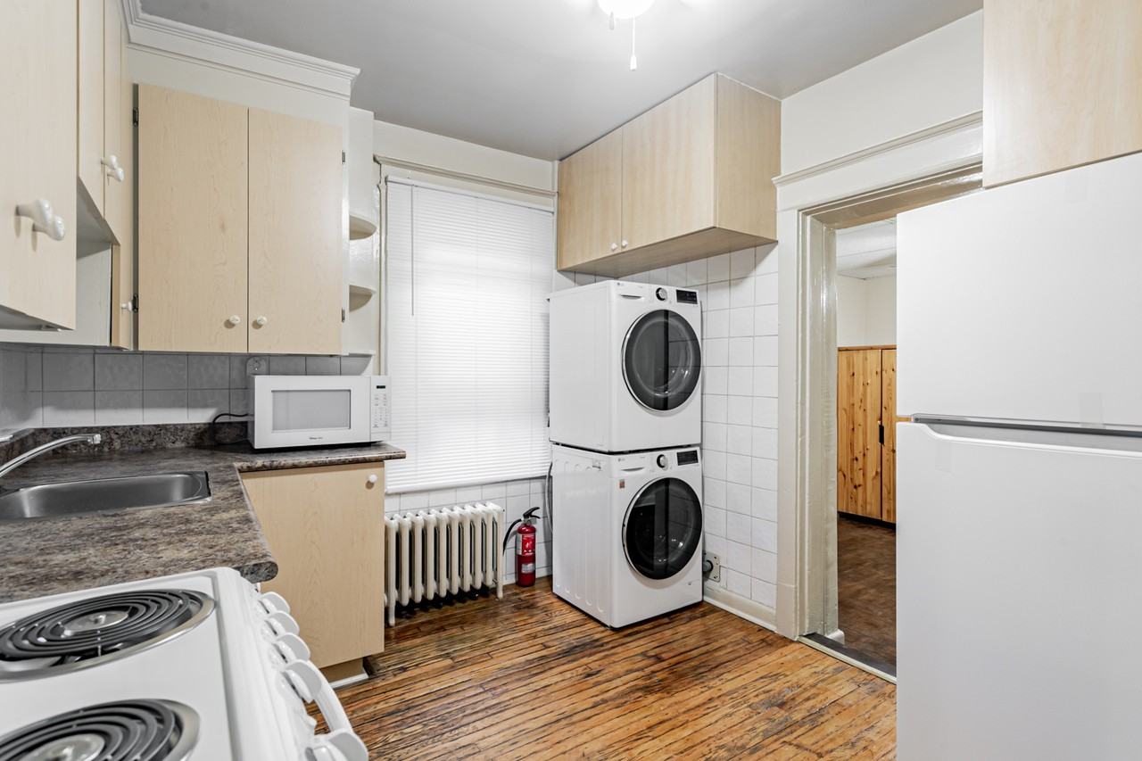 2229 Dundas Street West #A - Photo 4 of 24