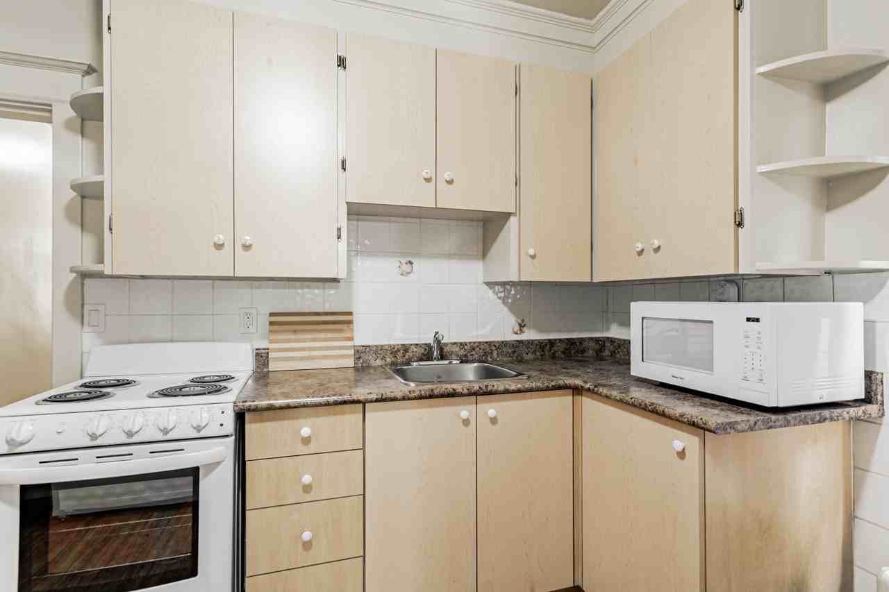 2229 Dundas Street West #A - Photo 7 of 24