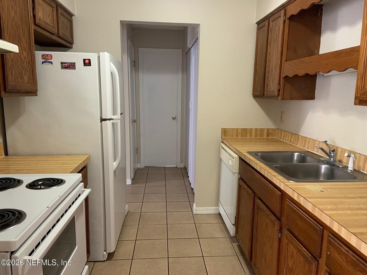 453 Bentwood Ln Unit B #B - Photo 6 of 14