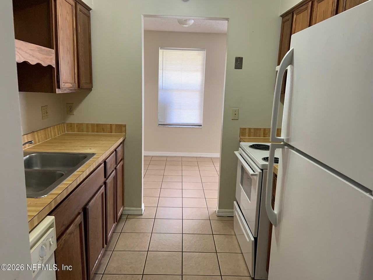 453 Bentwood Ln Unit B #B - Photo 7 of 14