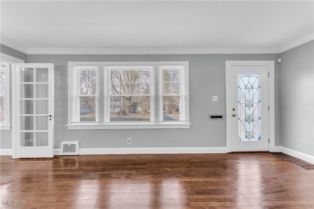 961 Montford Rd - Photo 3 of 35