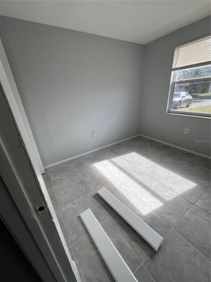 2717 25th St - Photo 6 of 9