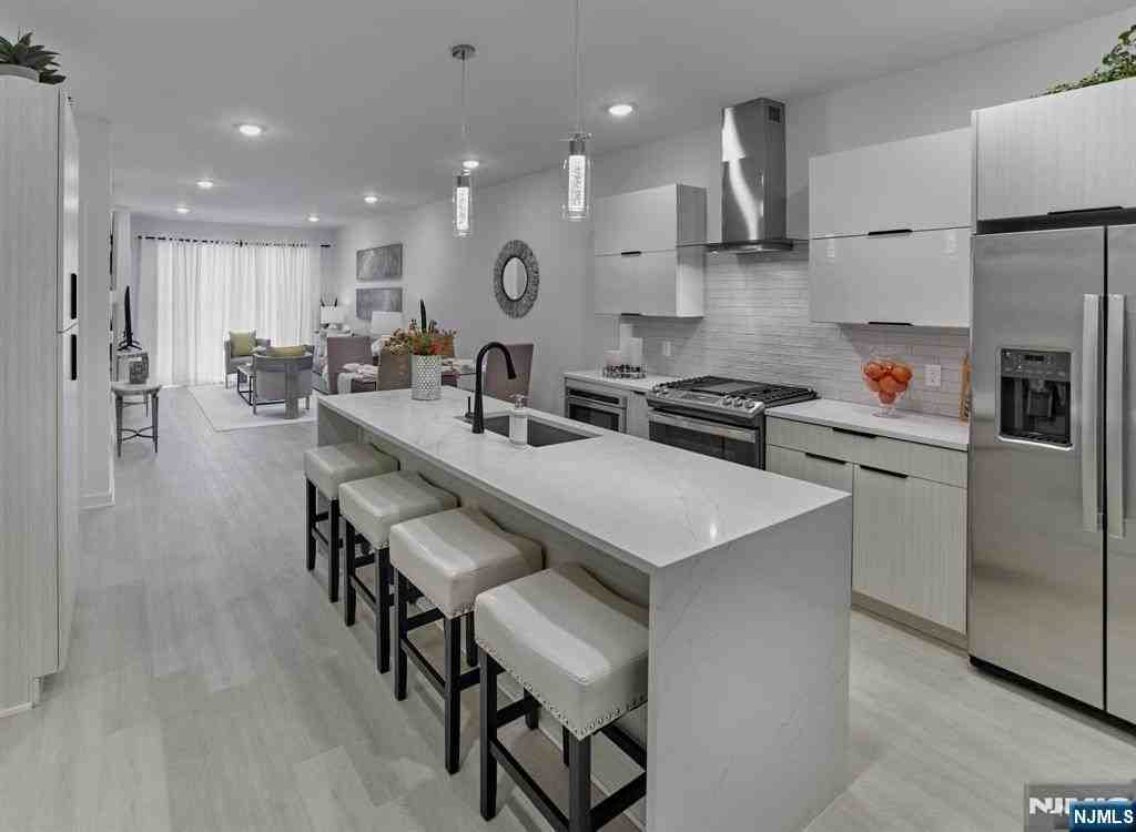 8 Tice Rd - Photo 3 of 29