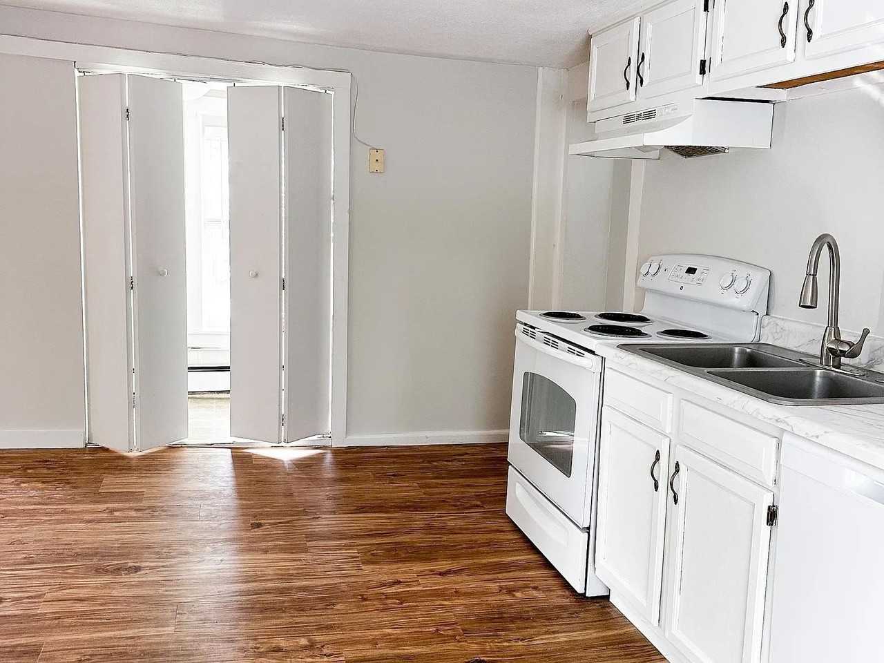 7 Depot St #8 - Photo 4 of 15