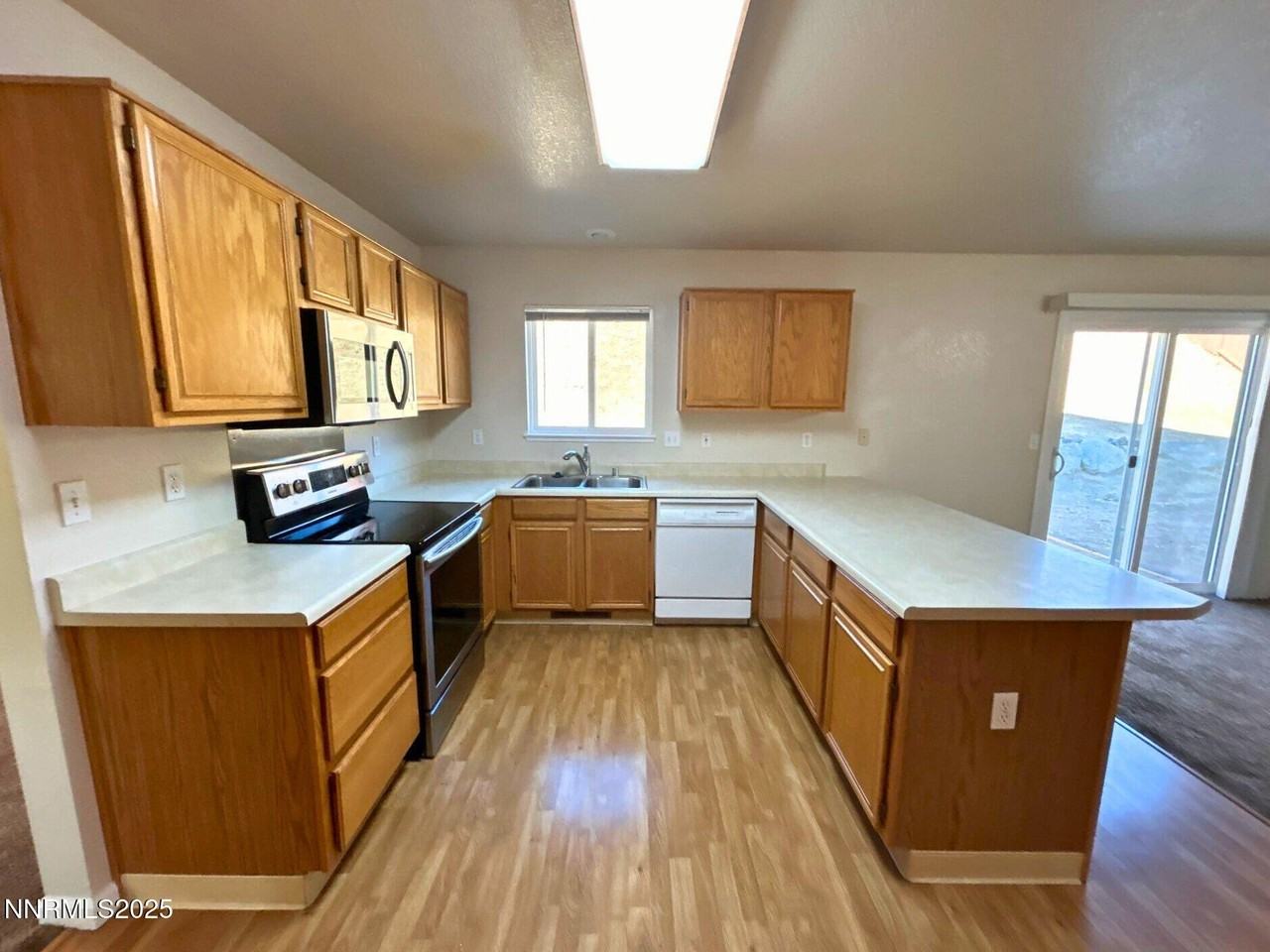 6345 Potomac Ct - Photo 4 of 18