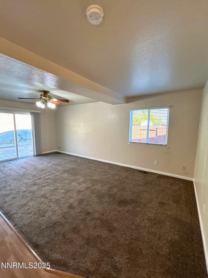 6345 Potomac Ct - Photo 7 of 18