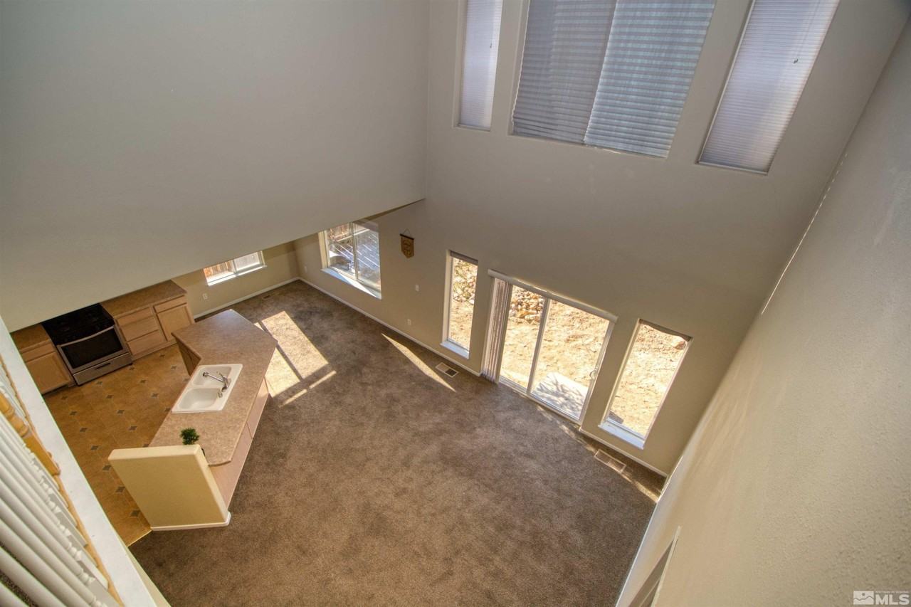 3363 Fairway Ct - Photo 4 of 21