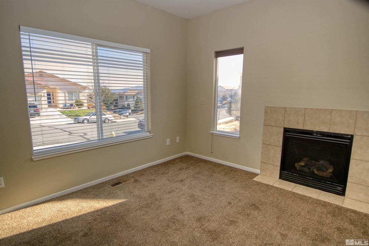 3363 Fairway Ct - Photo 6 of 21