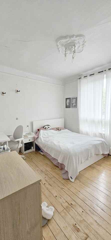 Av. Coloniale & Rue Roy E - Photo 3 of 9