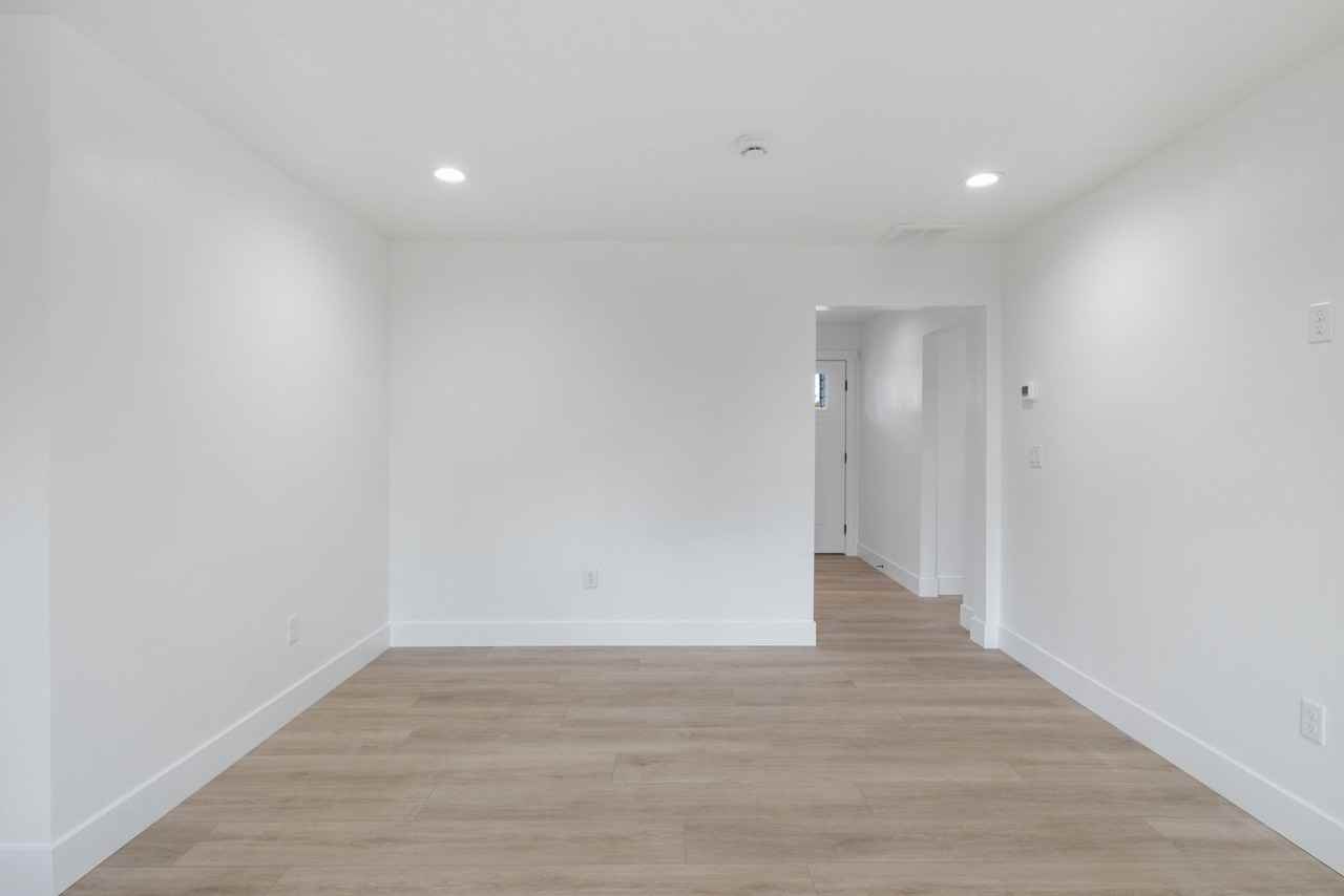 225 Ws - Photo 4 of 17