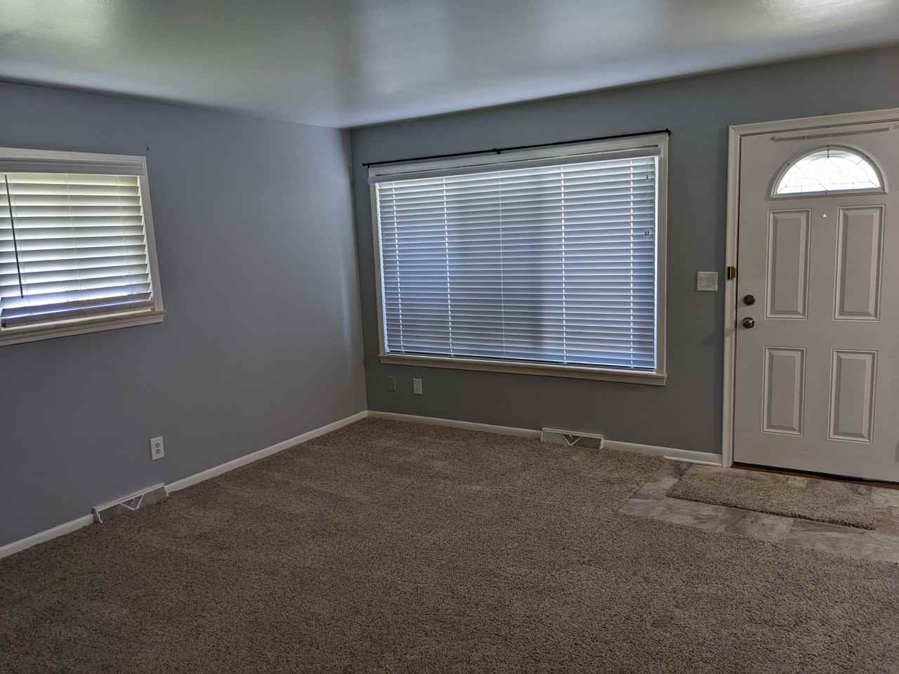 55 Burbank Ave #5 - Photo 4 of 12