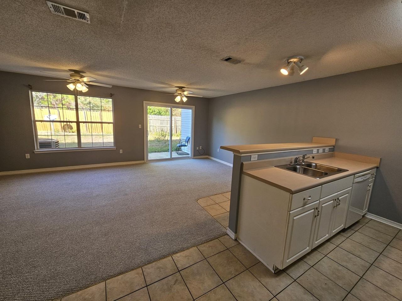 129 Noblat Dr - Photo 6 of 25