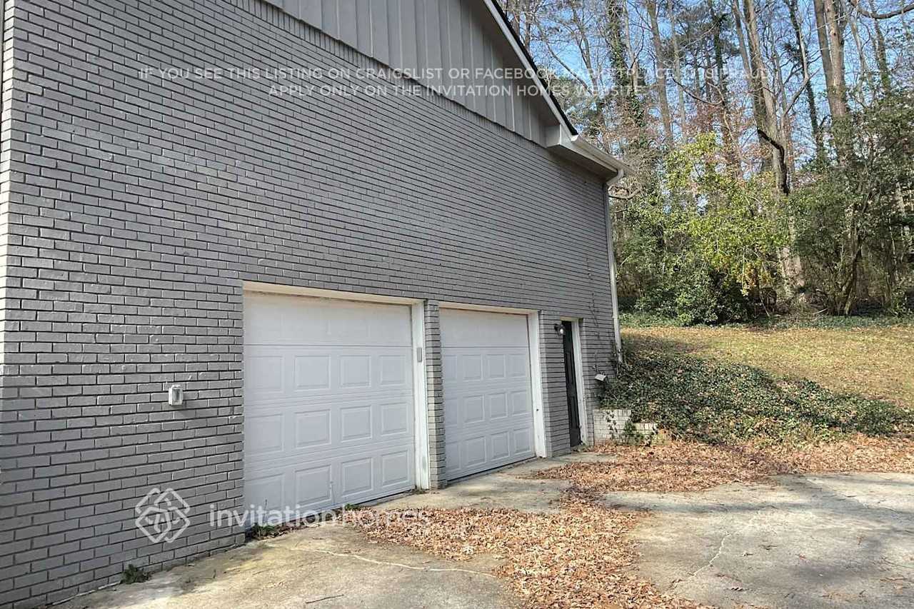 460 Glendale Ct - Photo 2 of 25