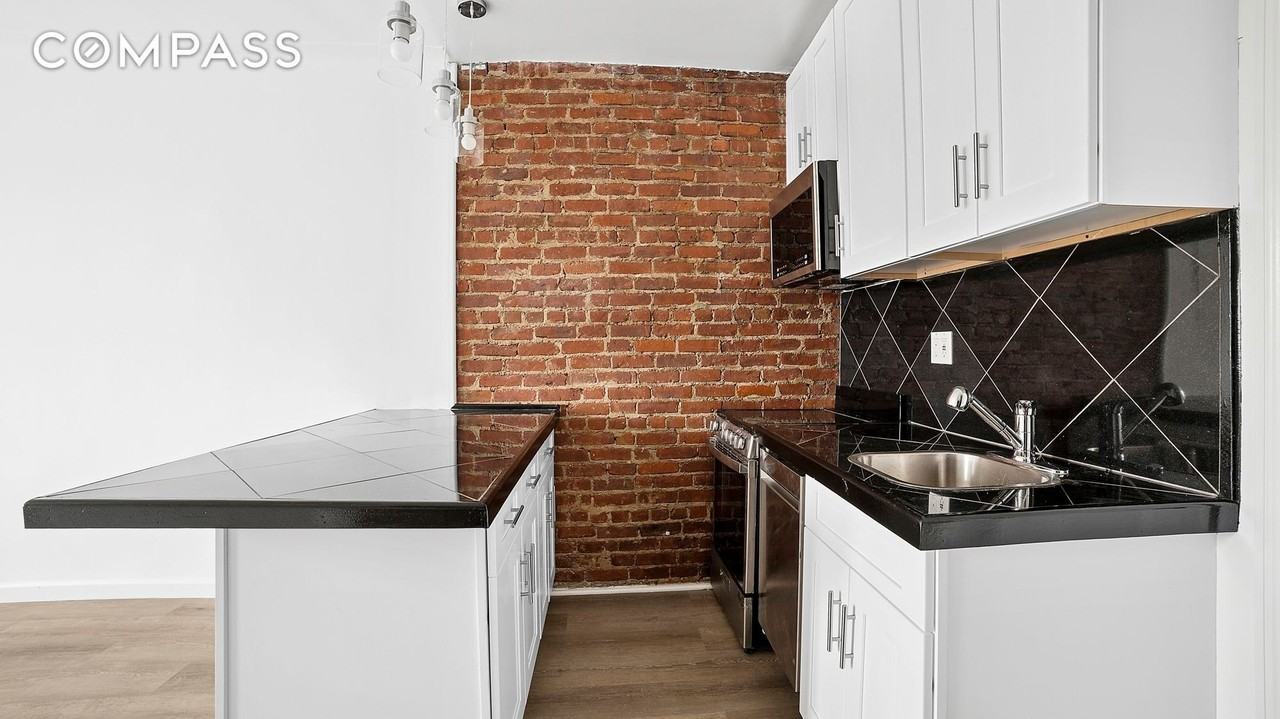 205 W 10th St #4A - Photo 3 of 4