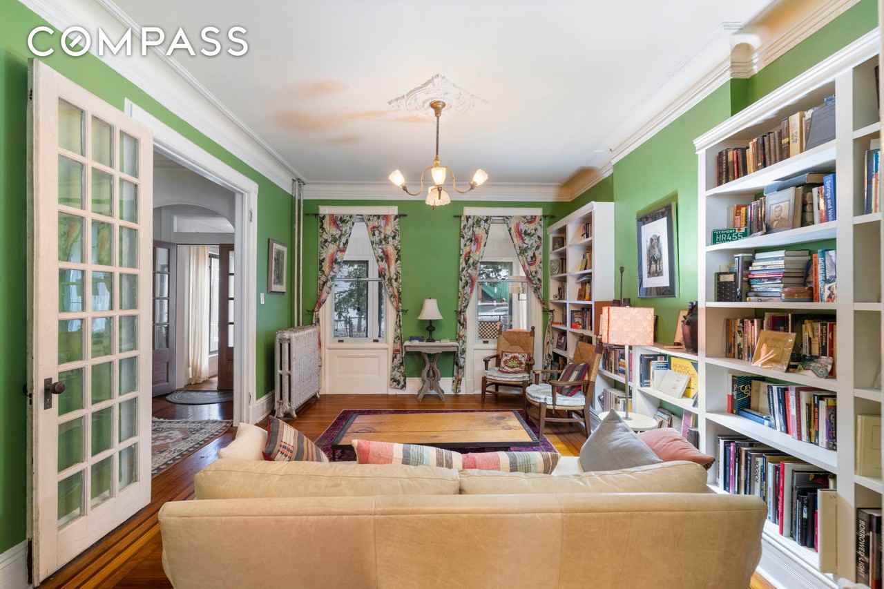 47 Adrian Ave - Photo 4 of 17