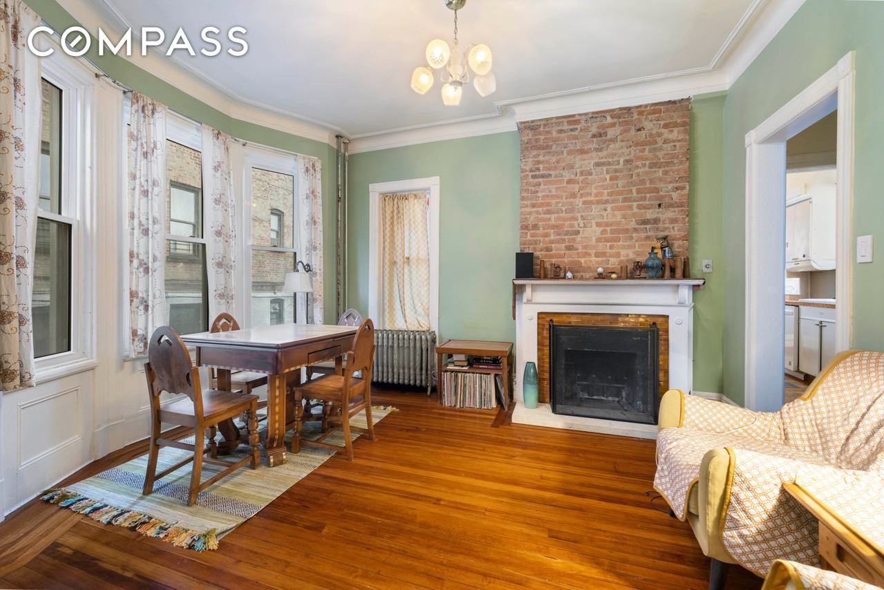 47 Adrian Ave - Photo 7 of 17