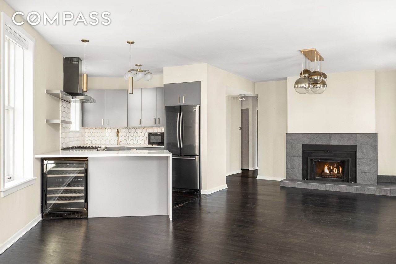 160 W 11th St #1 - Photo 6 of 17