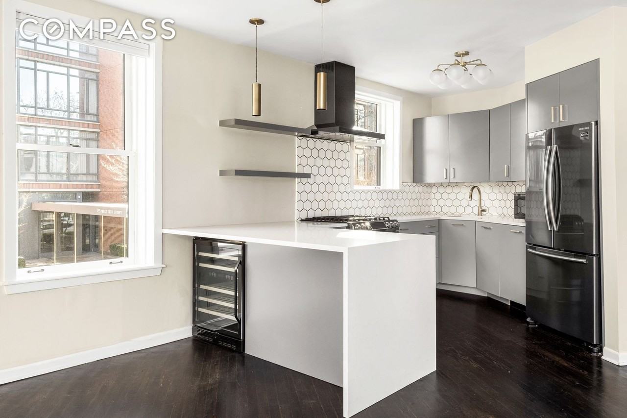 160 W 11th St #1 - Photo 7 of 17